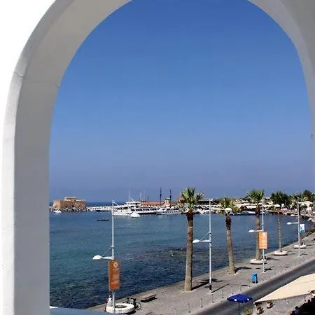 Paphinia Seaview 4* פאפוס