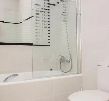 מלון דירות Paphinia Seaview 4*