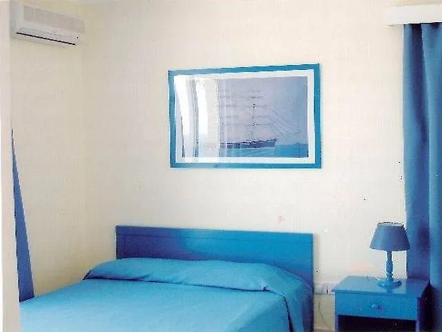 Paphinia Seaview Apartahotel