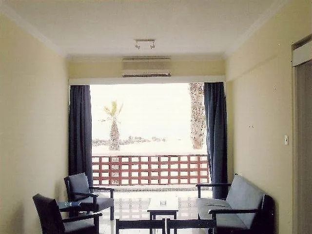Apartahotel Paphinia Seaview 4*