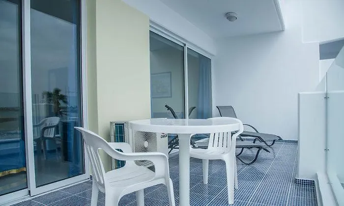 Apartahotel Paphinia Seaview